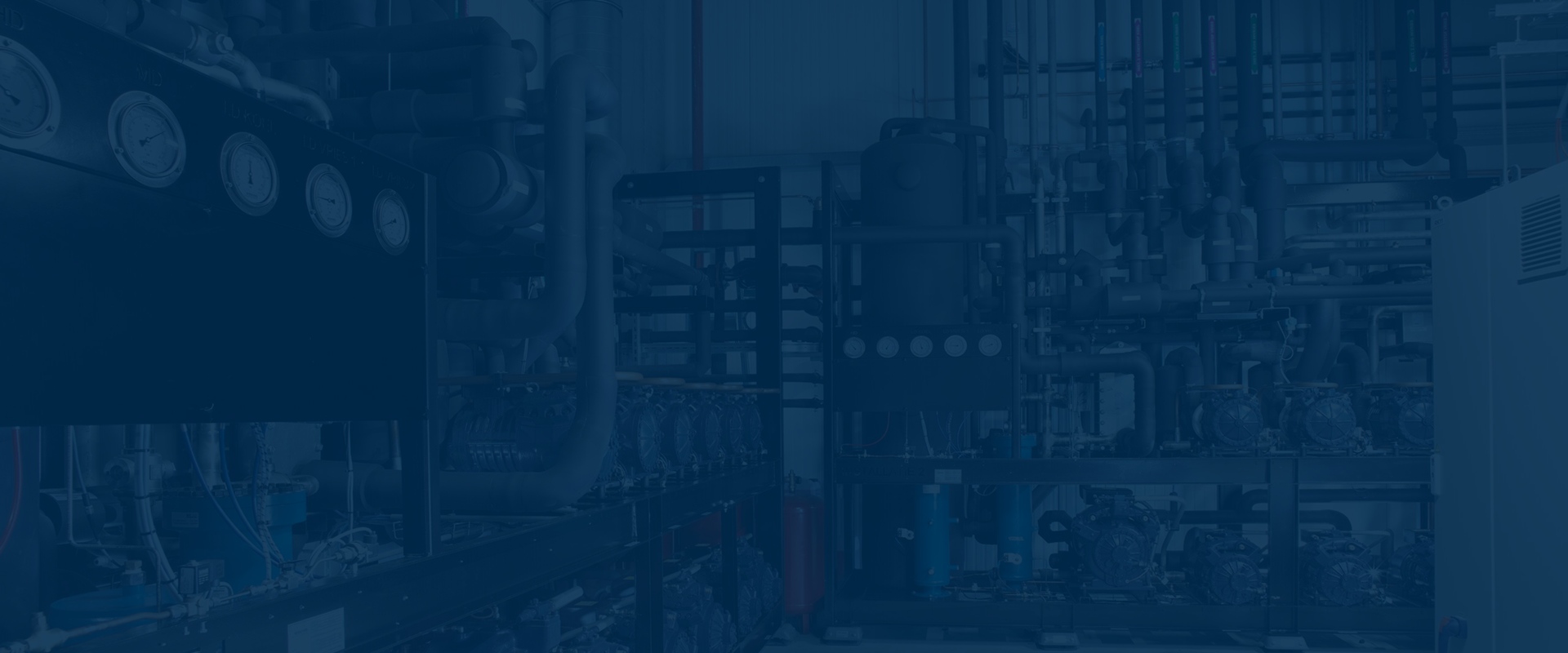 Een volledig koeltechniek systeem met een blauw doorschijnende voorgrond